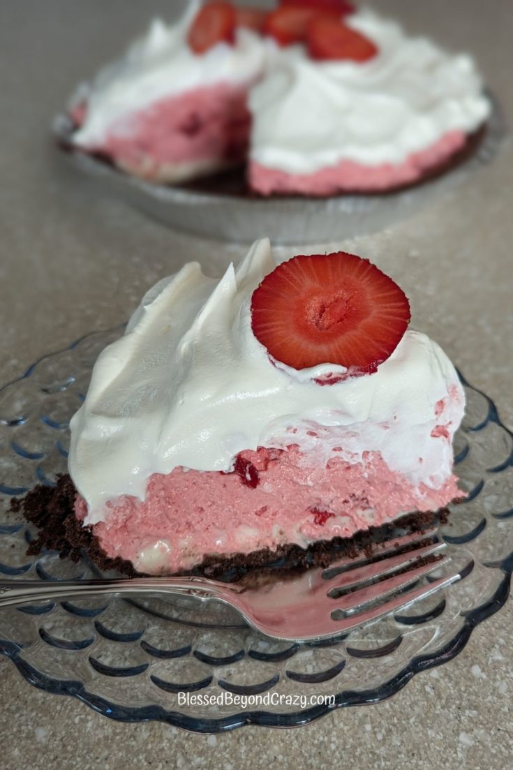 Easy No-Bake Fruit Cream Pie Recipe